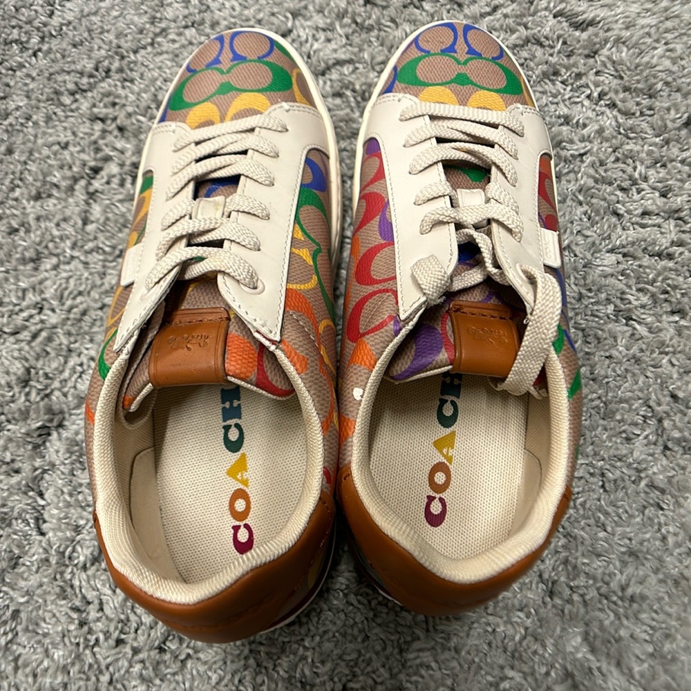 Lowline Low Top Sneaker